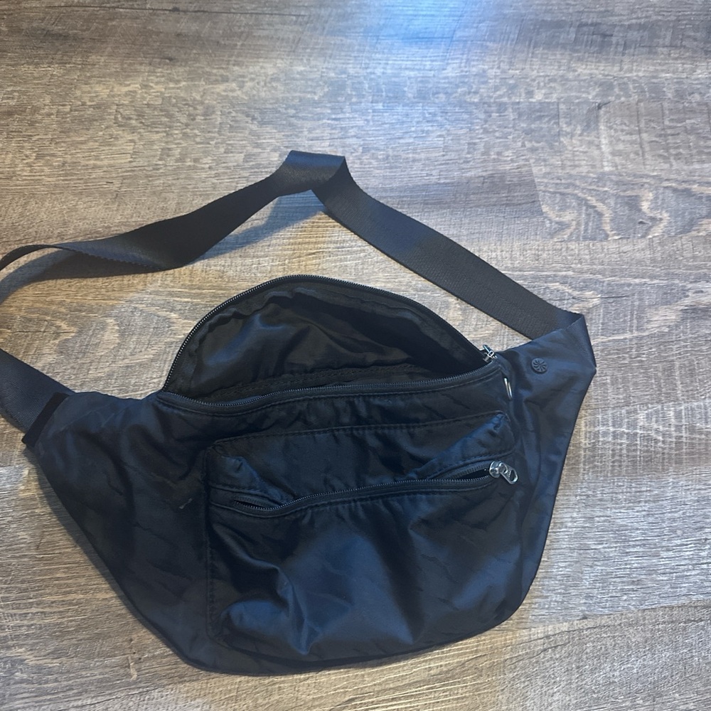 Athleta Black Large Crossbody Adjustable Belt Bag/ Fanny Pack
Like New